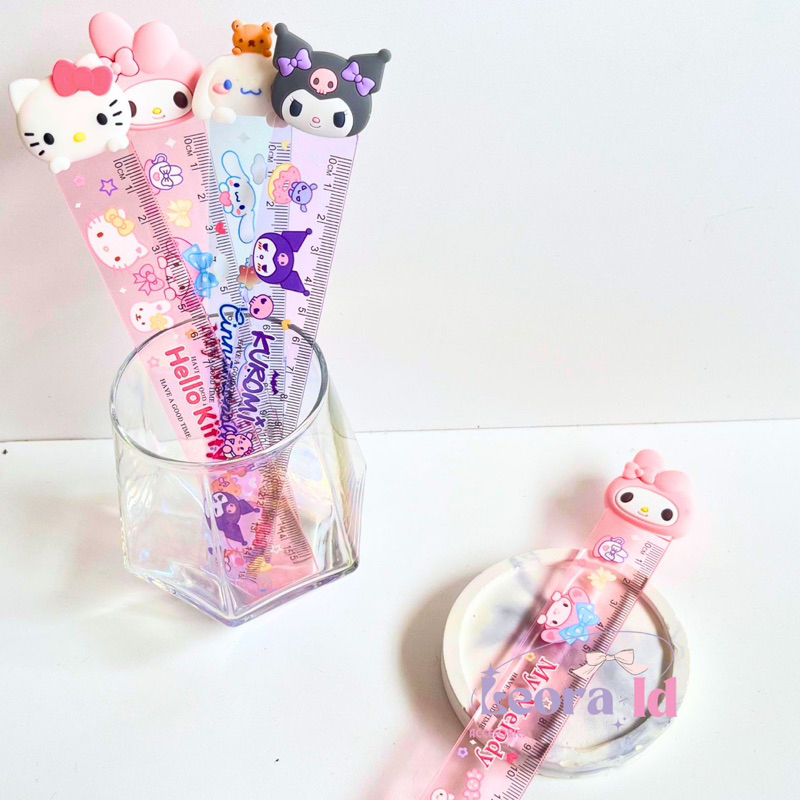 

Leora - Penggaris Karakter Sanrio | Penggaris Sanrio | Penggaris Kepala Sanrio | Penggaris Anak | Penggaris Kuromi | Penggaris Lucu