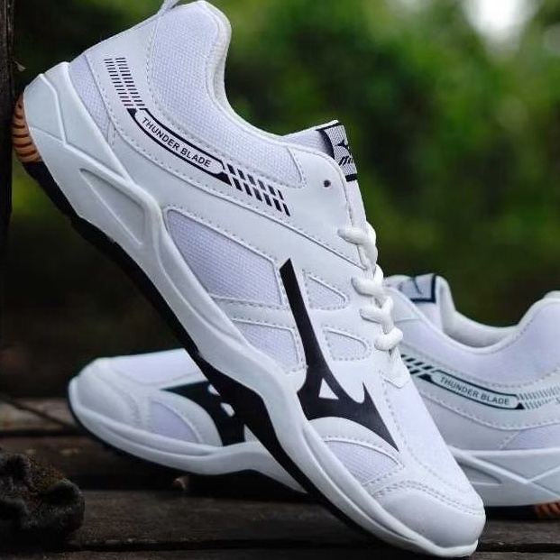 Pasti Istimewa  Mizuno Sepatu Voli Pria TerbaruSepatu VoliSepatu Olahraga Outdoor RinganThunderblade