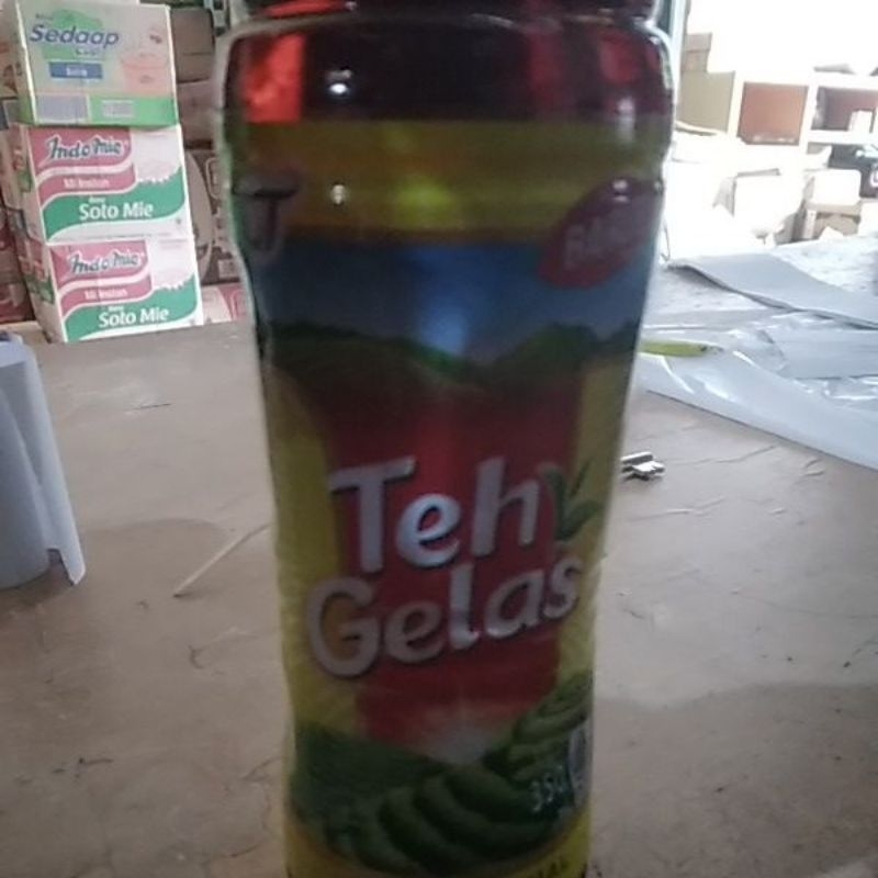 

teh gelas 1 karton isi 12 botol