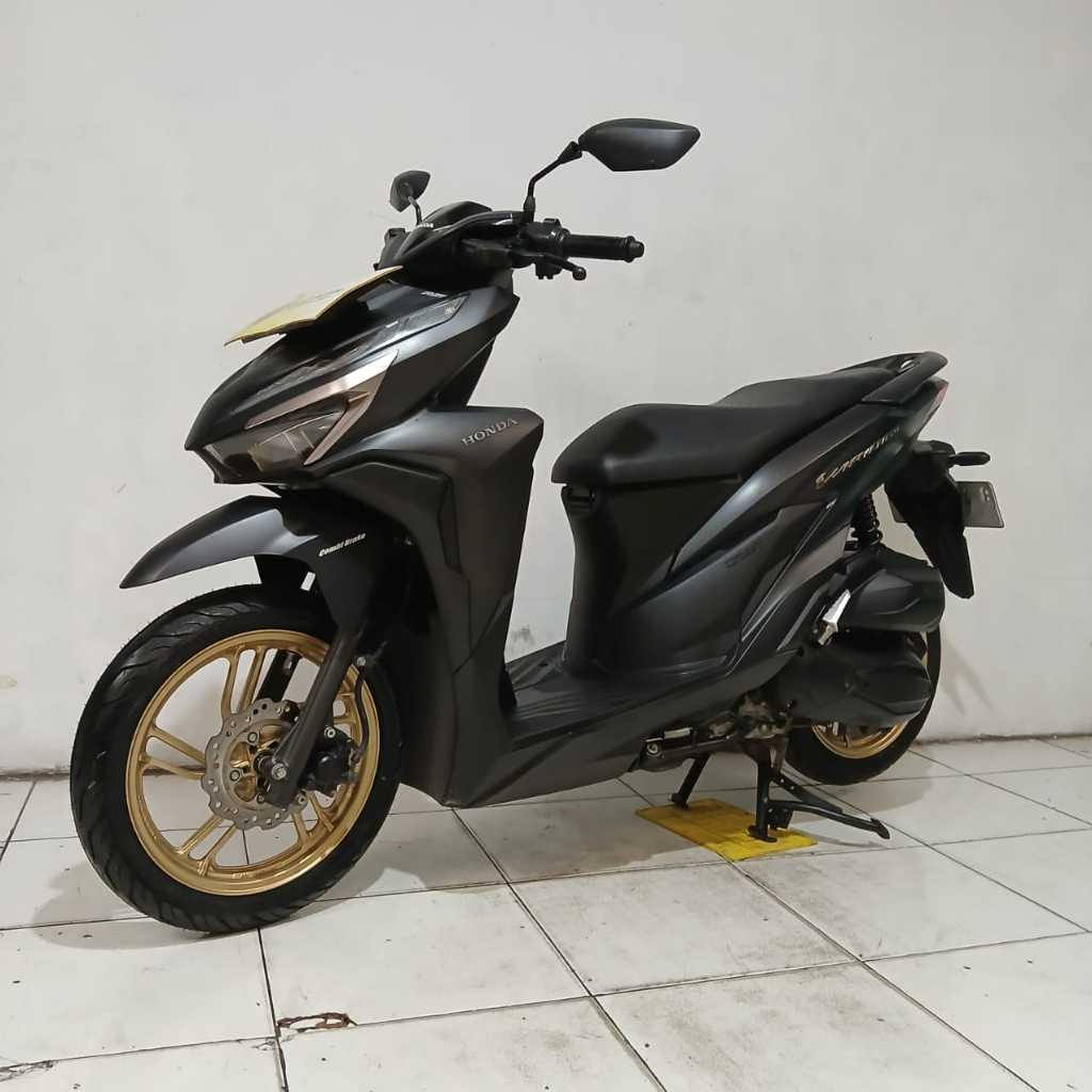 HONDA VARIO 150 KEYLESS TAHUN 2021 HITAM MOTOR BEKAS