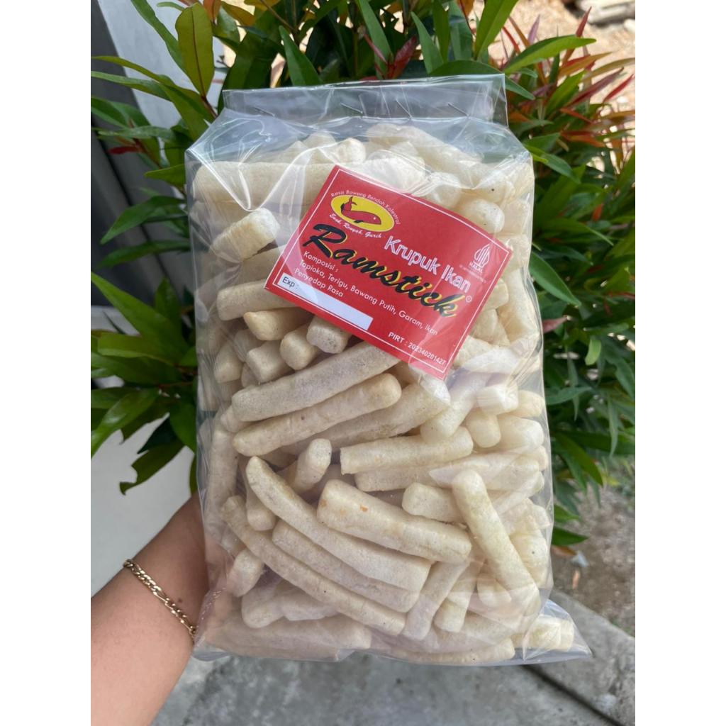 

Ramstick, krupuk ikan khas jogja. Tengiri yang kuat bikin jadi semangat.