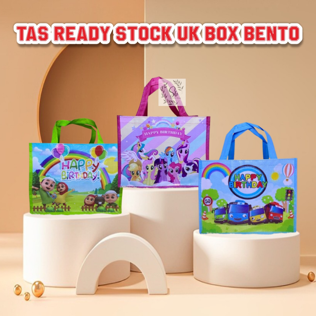 

TAS READY STOCK MUAT KOTAK BENTO/TAS ULTAH/TAS ULTAH BENTO/TAS ULTAH UK 25X20 ALAS 18/TAS ULANG TAHUN ANAK/TAS ULTAH LUCU/TAS ULTAH BENTO/BOX BENTO/KOTAK BENTO/GOODIE BAG MUAT BENTO/GOODIE BAG BENTO /MURAH/TAS ULTAH PROMO