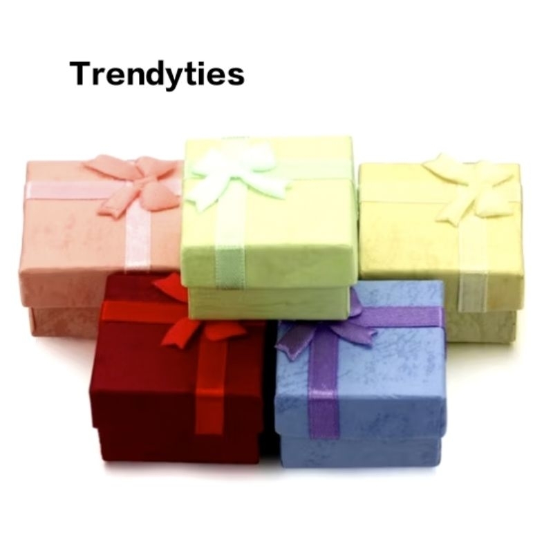 

TRENDYTIES KOTAK CINCIN 4 x 4 I KOTAK PITA l KOTAK HADIAH l TUNANGAN l HADIAH ULTAH I