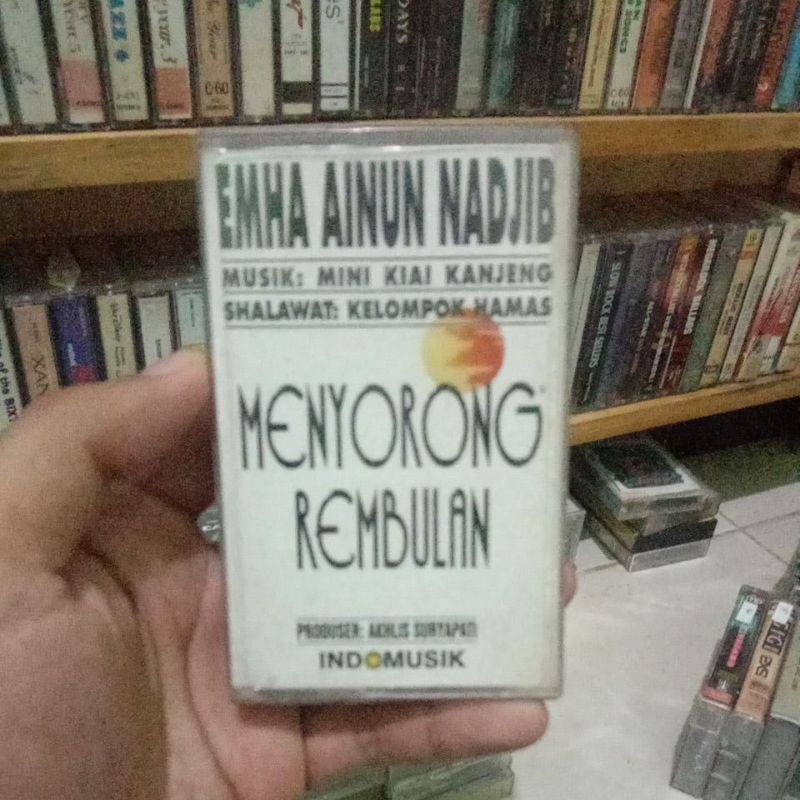 Kaset Pita Emha Ainun Nadjib - menyongsong rembulan