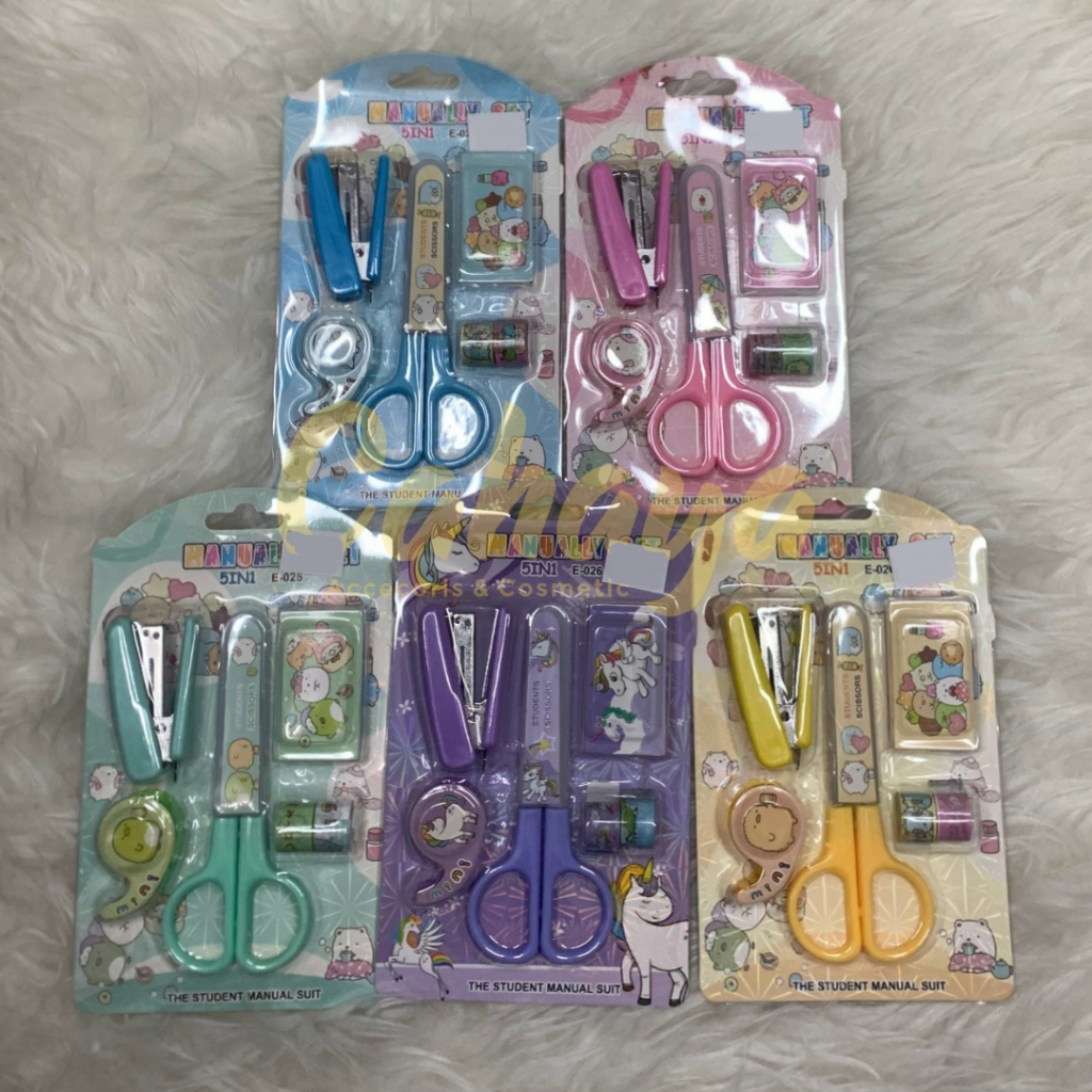 

CAHAYA - Set Alat Tulis Manually Set 5 in 1 ( Gunting, Steples, Mini Solasi) Sanrio Karakter