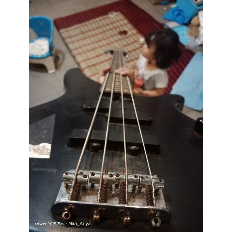 gitar bass second