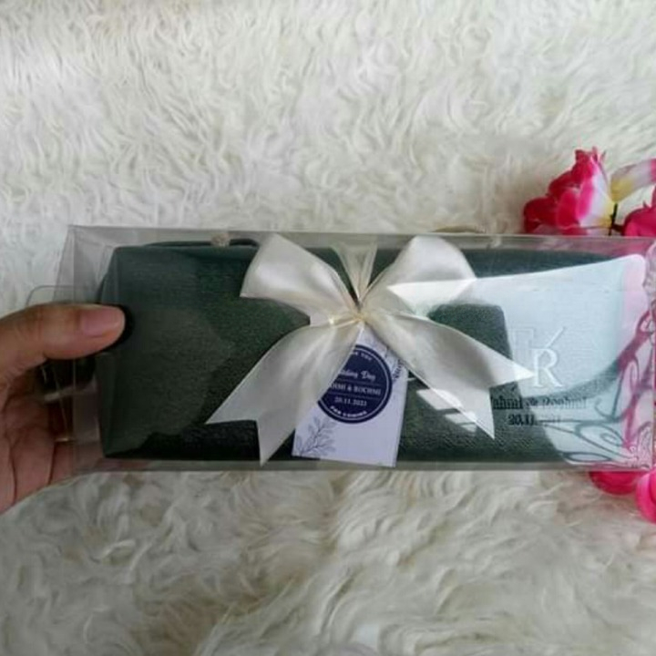 200 Pcs Souvenir Pernikahan Pouch Long Zipper Packaging Mika Custom Emboss Unik Pesta Mika Pita