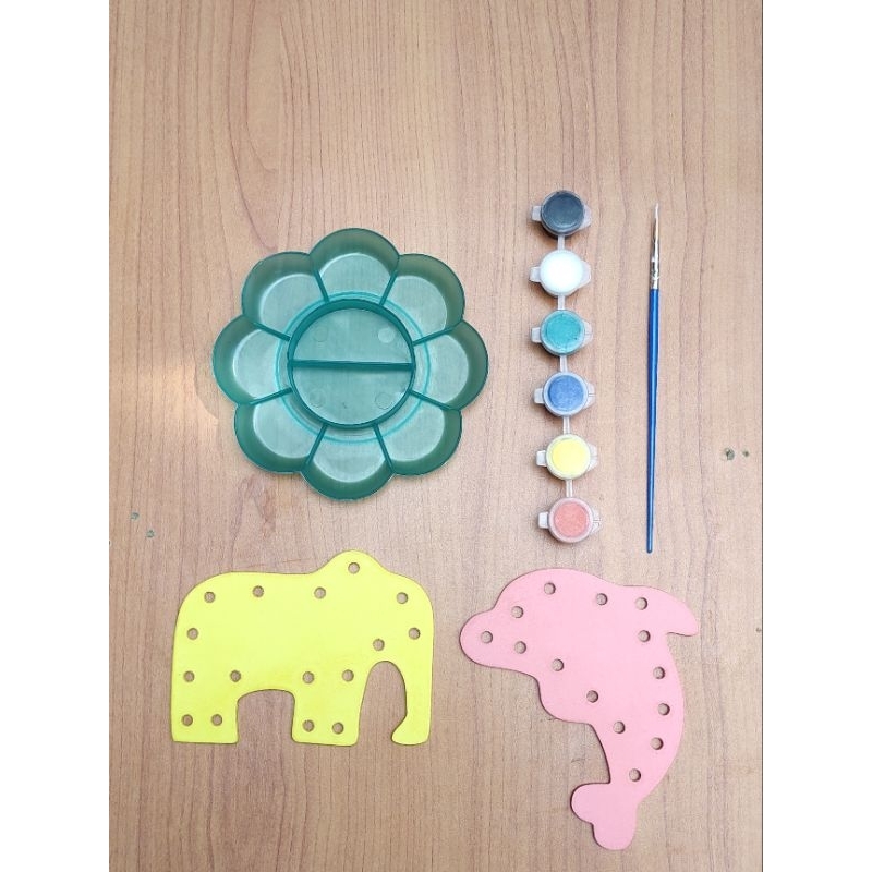 

Nobie Melukis Mainan Kayu