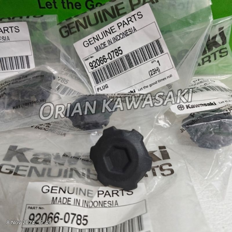 Tutup segitiga atas ninja 250 fi new original kgp