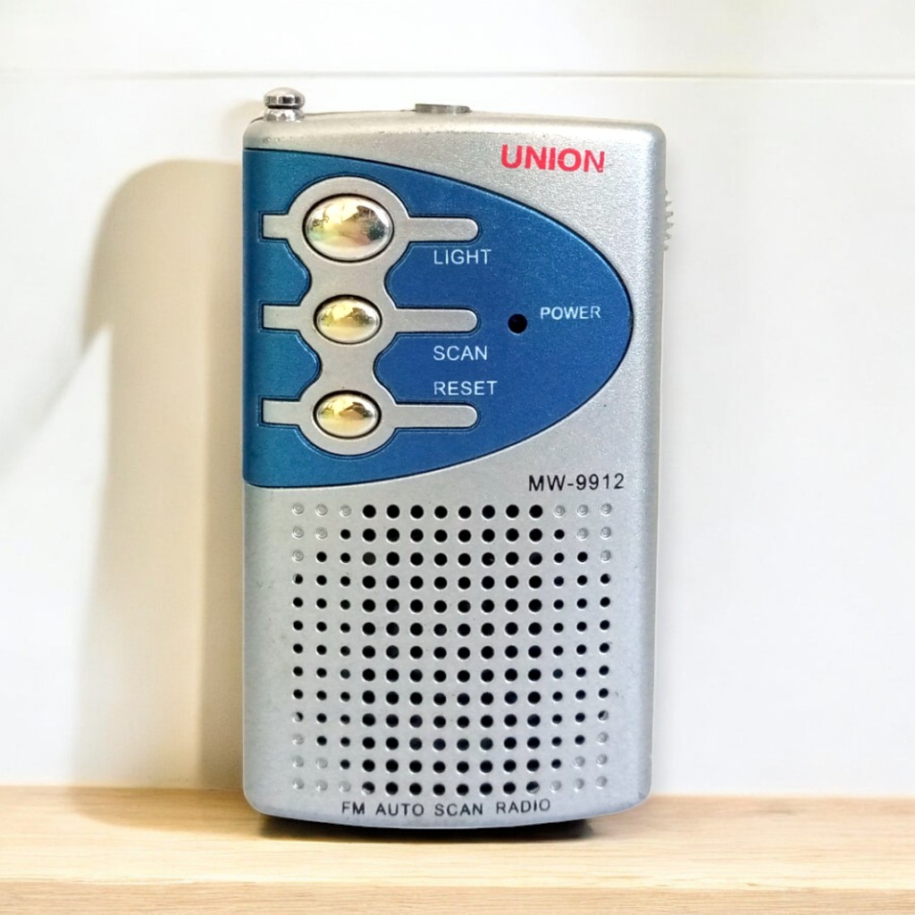 Radio Mini FM Auto Scan Portable Radio Dengan Senter