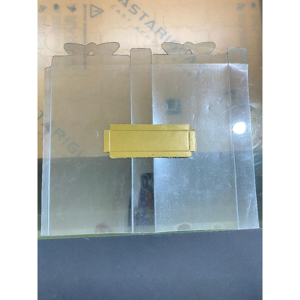 

KOTAK MIKA UKURAN 11x5x20CM UNTUK TATAKAN KAYU