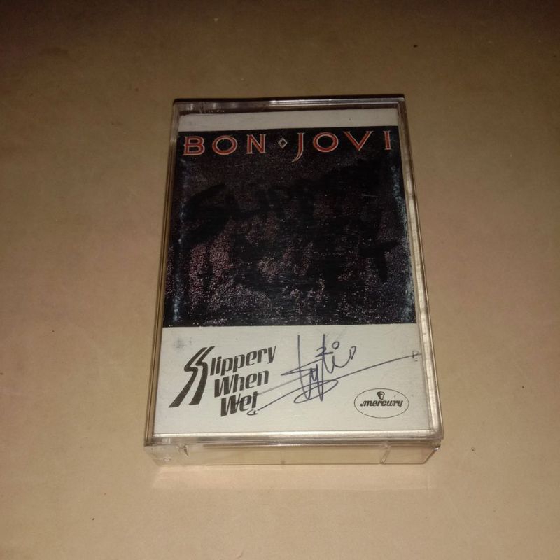 kaset bon jovi slippery when wet