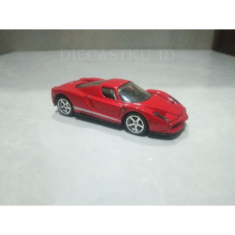 Hot Wheels Enzo Ferrari Merah Red Loose Ban Karet