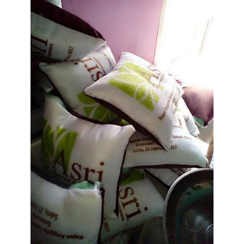 bantal sofenir