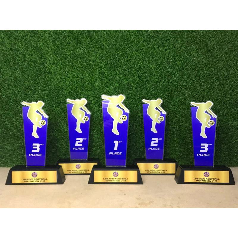 Piala Sepakbola Akrilik Dudukan Balok Hitam dudukan kayu Piala sepakbola