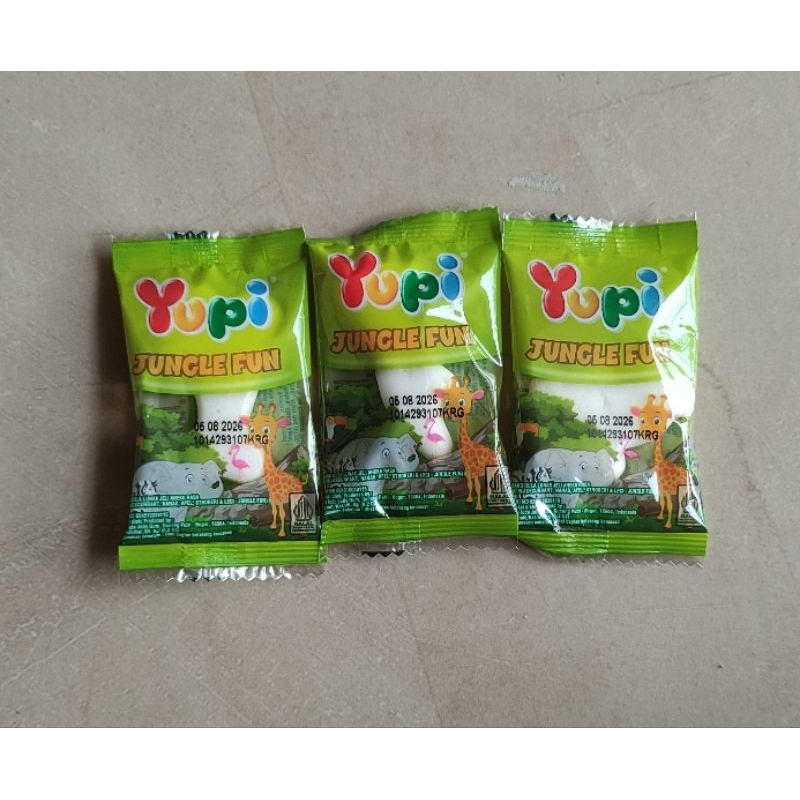 

Yupi Candy Gummy Jungle Fun 6g / 3 pcs