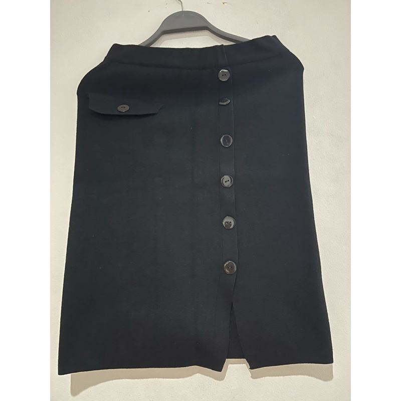 Midi Skirt Bahan Rajut