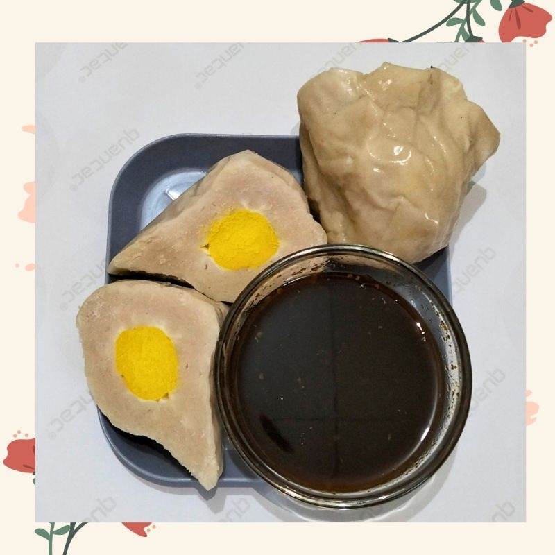 

Pempek kapal selam besar