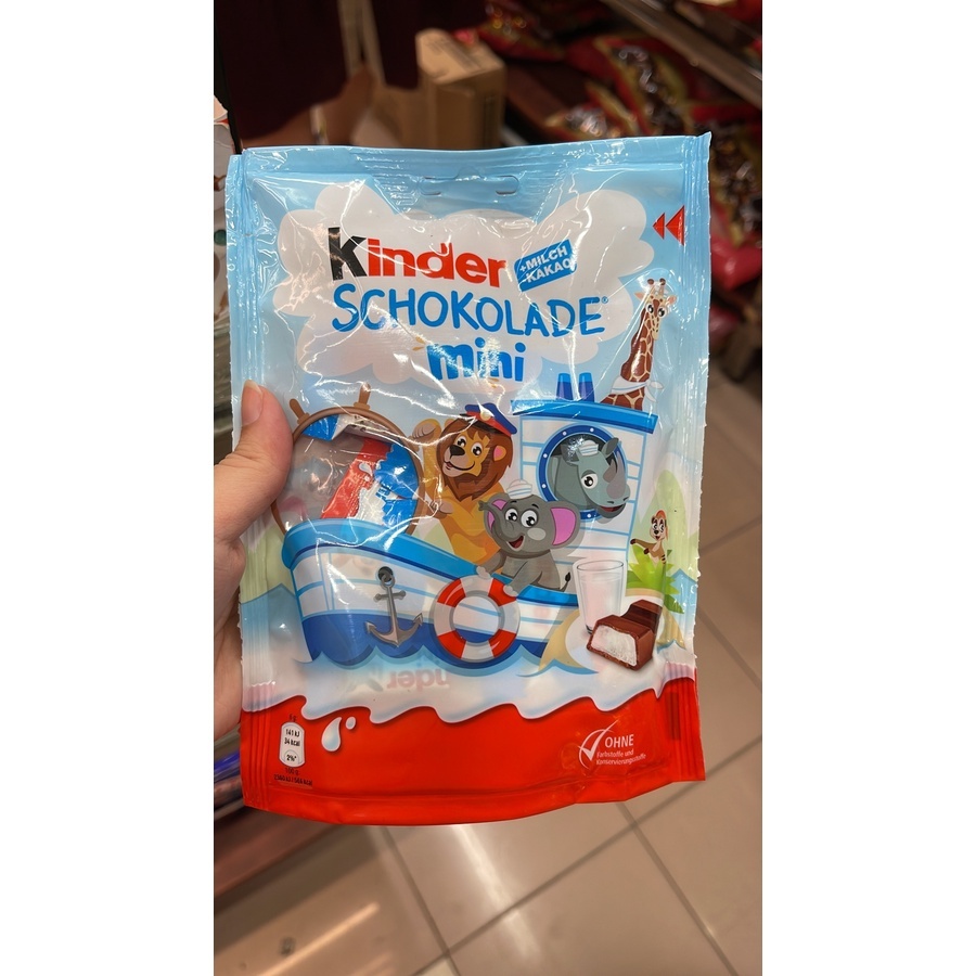 

Cokelat Kinder Schokolade Mini (READYSTOCK JAKARTA) [EXP 10/25] Milk Chocolate 120 gr | SIAP KIRIM Import Cokelat Original 100% Snack Import Snack Malaysia Kuala Lumpur Ready Stock PO Jastip Malaysia Singapore Trusted Jasa Titip Camilan Snack Luar Negeri