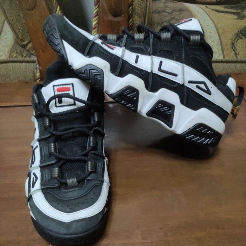 Sepatu Fila Hitam Putih