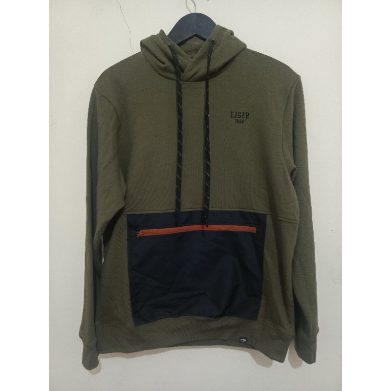 sweater hoodie wander haul M