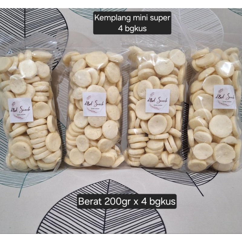 

Kemplang dan kerupuk super asli palembang. Paket kemplang mini super isi 4 bgkus. Berat 800gr (200gr x 4 bgkus)