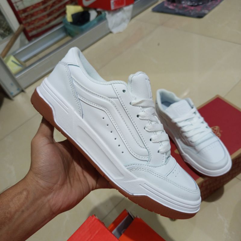 SEPATU Vans Hylane White gum Rich paul