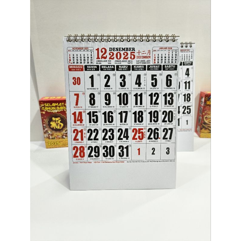 

KALENDER MEJA ANGKA HITAM POTRAIT 2025