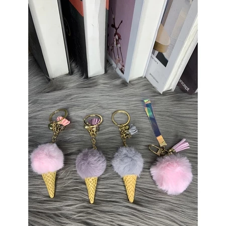 gantungan kunci atau gantungan hp pom pom lucu gemoy
