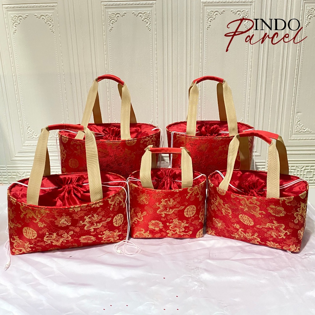 

INDOPARCEL - Tas Parcel Baki Cheongsam Goodie Bag Imlek Hampers Cheongsam Tas Hampers CNY