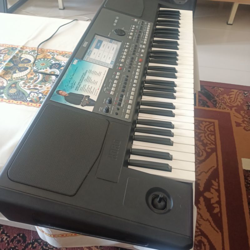 Korg Pa 600 V2 bekas segel atas bawah