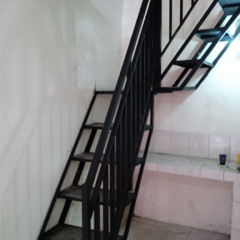 tangga besi kekinian/tangga rumah minimalis