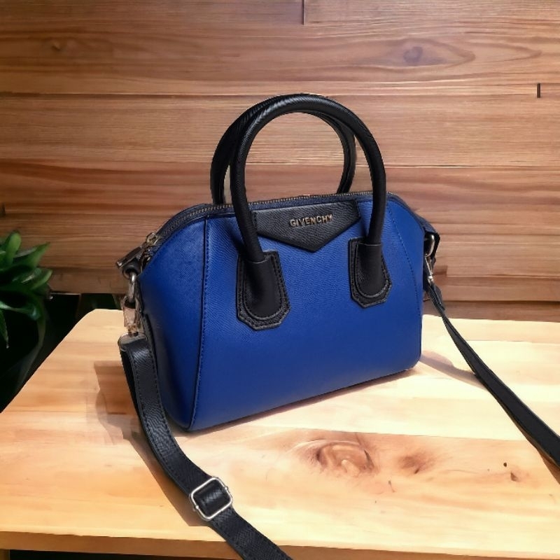 Tas Wanita Hand & Sling Bag Fashionable 'GIVENCHY' | Preloved