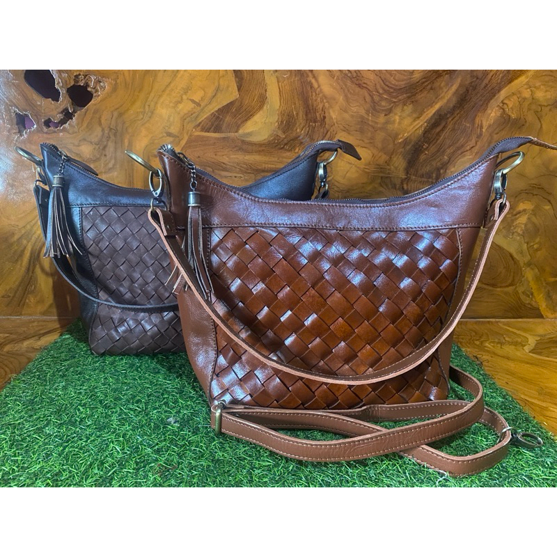 Tas Hobo Anyam Kulit Sapi