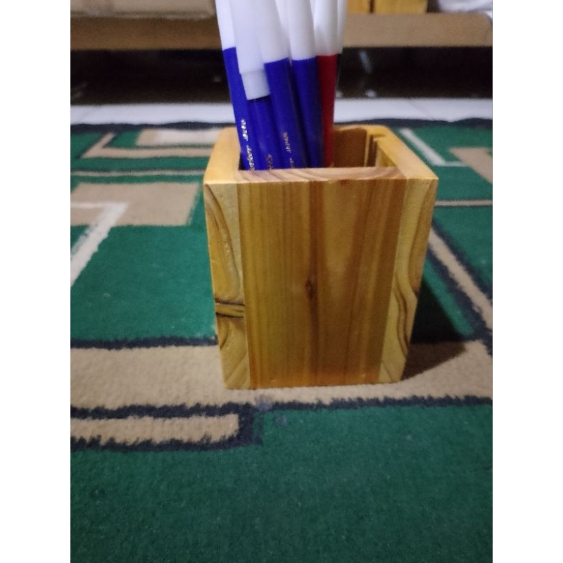 

tempat pensil /pulpen kayu satu lubang 10x9cm