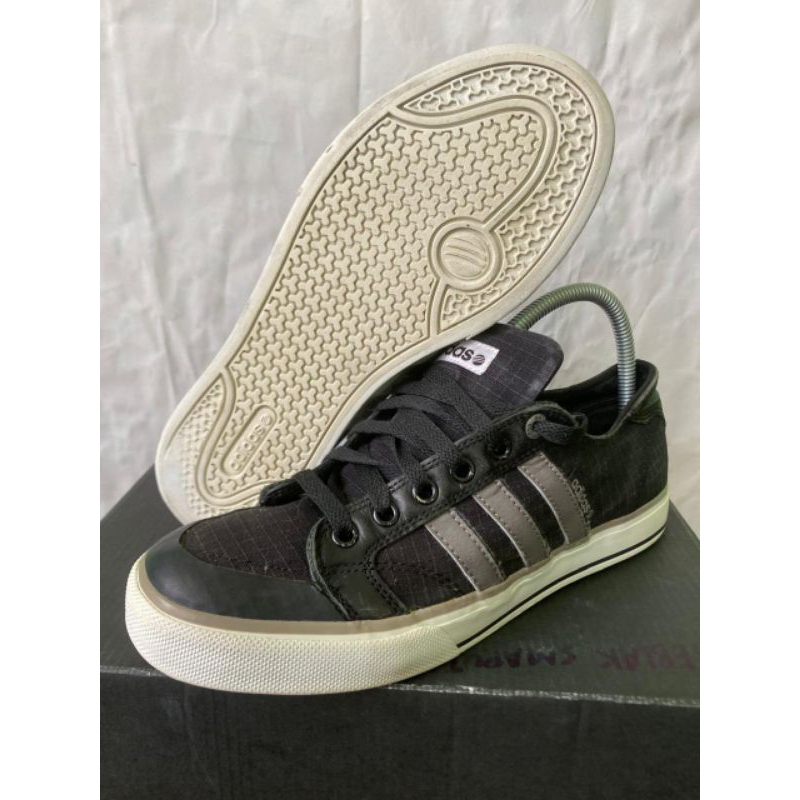 Sepatu Second Adidas David Beckham size 41