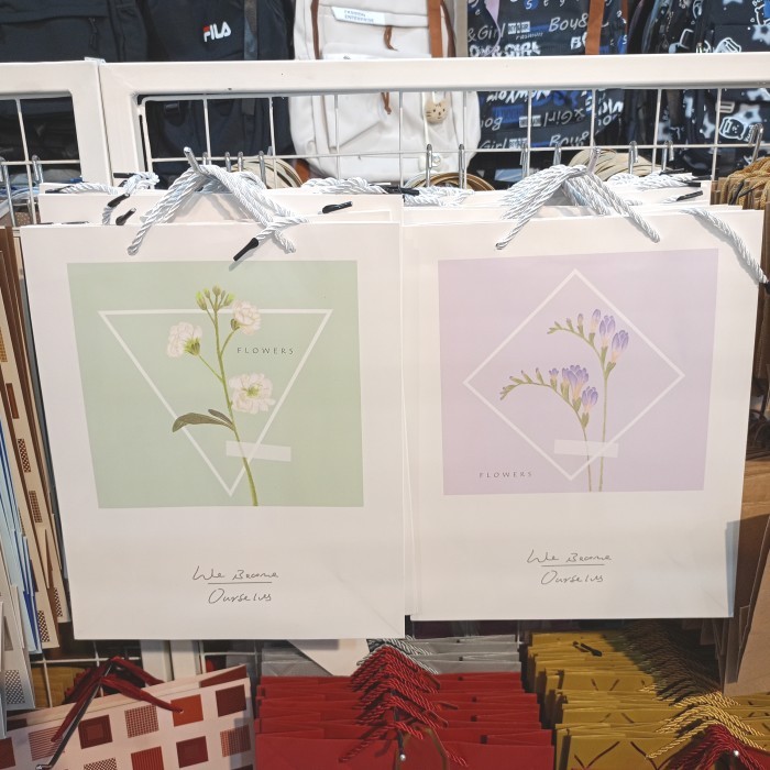 

PAPER BAG IMP TALI S-006 M BAG 3 / PAPER BAG IMP MOTIF VARIASI / PAPERBAG KADO