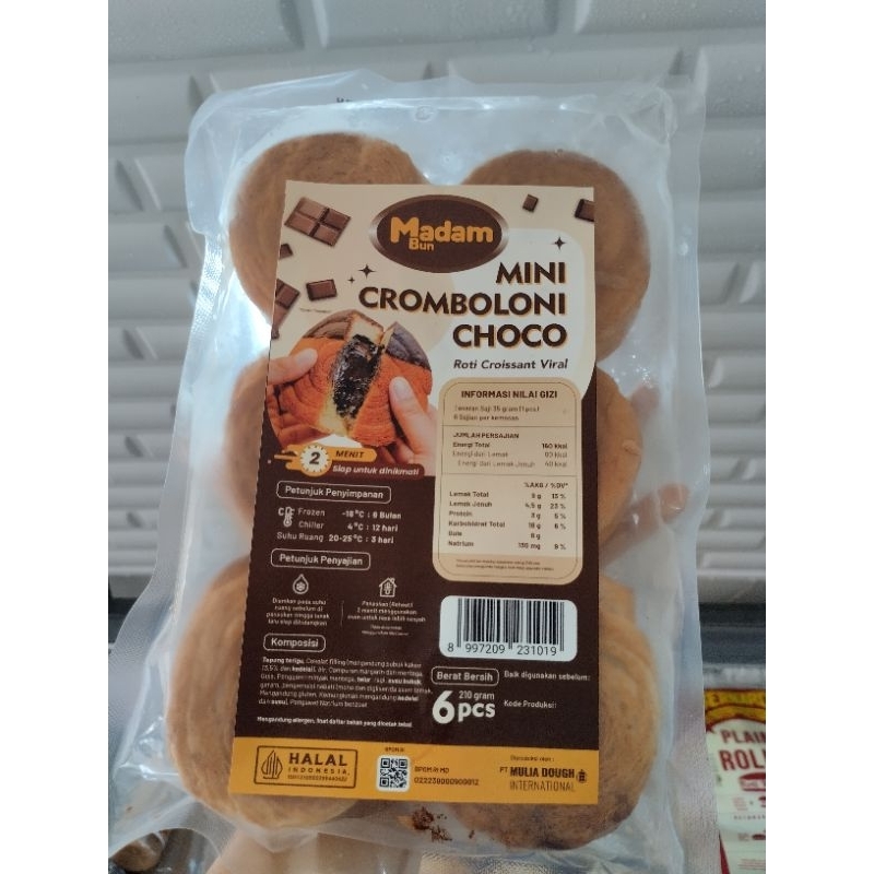 

Madam Bun Cromboloni Choco isi 6