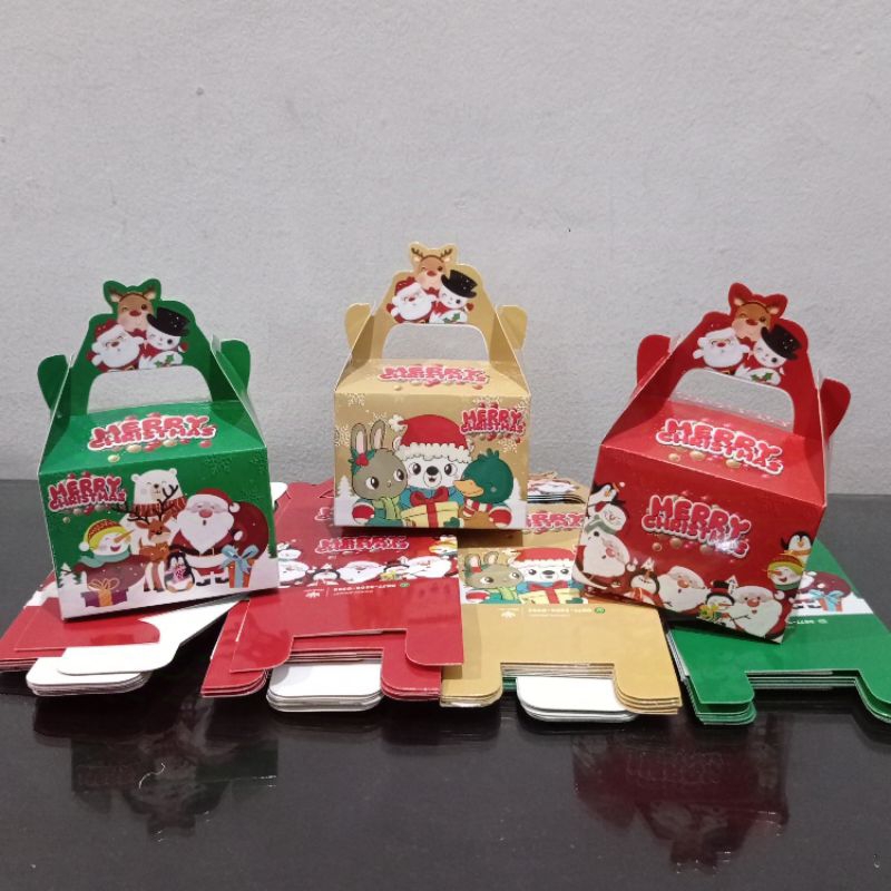 

Paper Bag Natal Kotak ( isi 6 pcs ) Kado Natal Kotak Souvenir Natal Merry Christmas