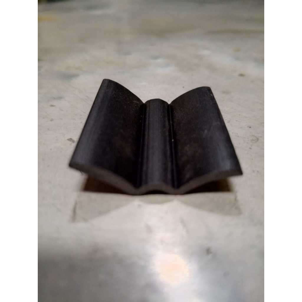 Karet kaca mobil, karet bludru, run channel, karet lis kaca mobil, window seal, chanelR-020