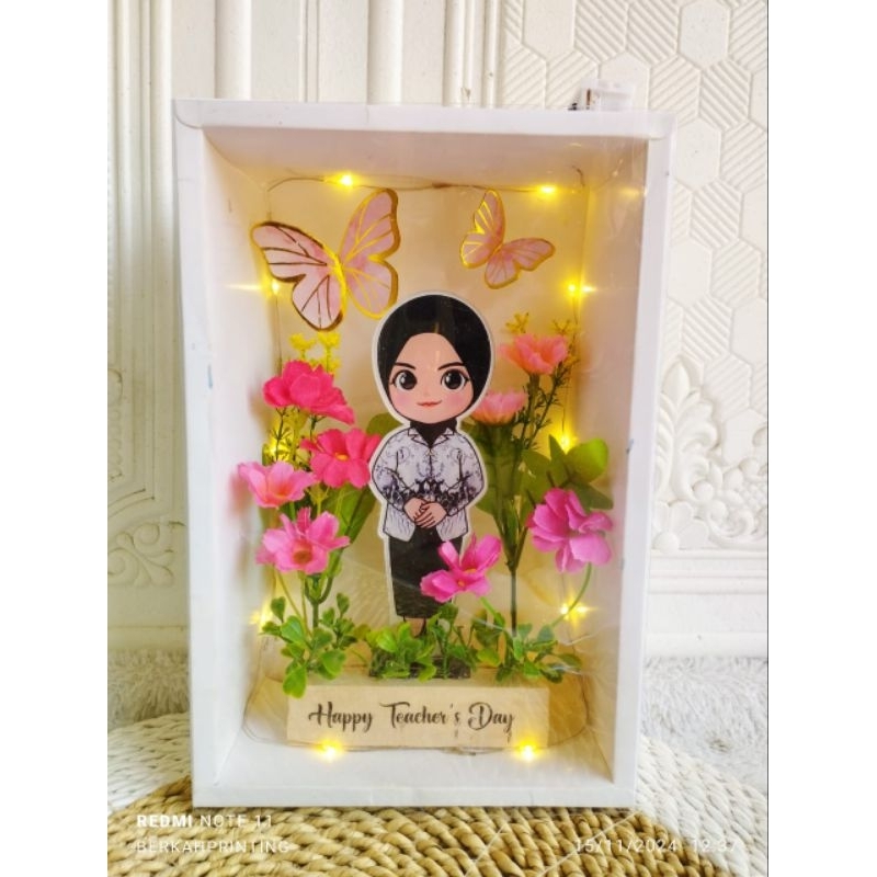 

Hampers Hari Guru Box Lampu/Kado ultah/kado wisuda