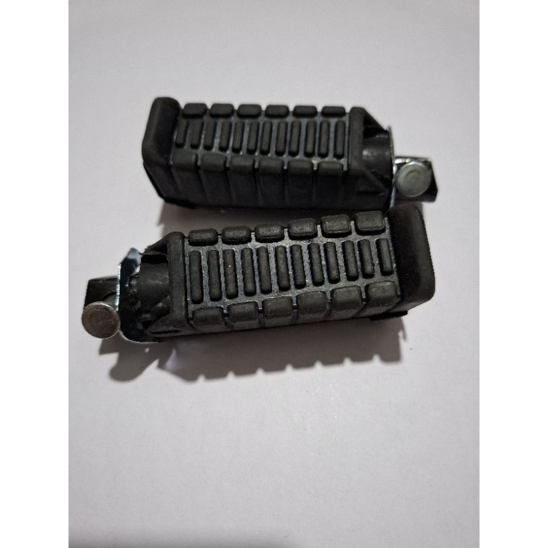 Footstep belakang Standar / Karet step belakang Jupiter Z /Vega /Mio Sporty Dll Sepasang