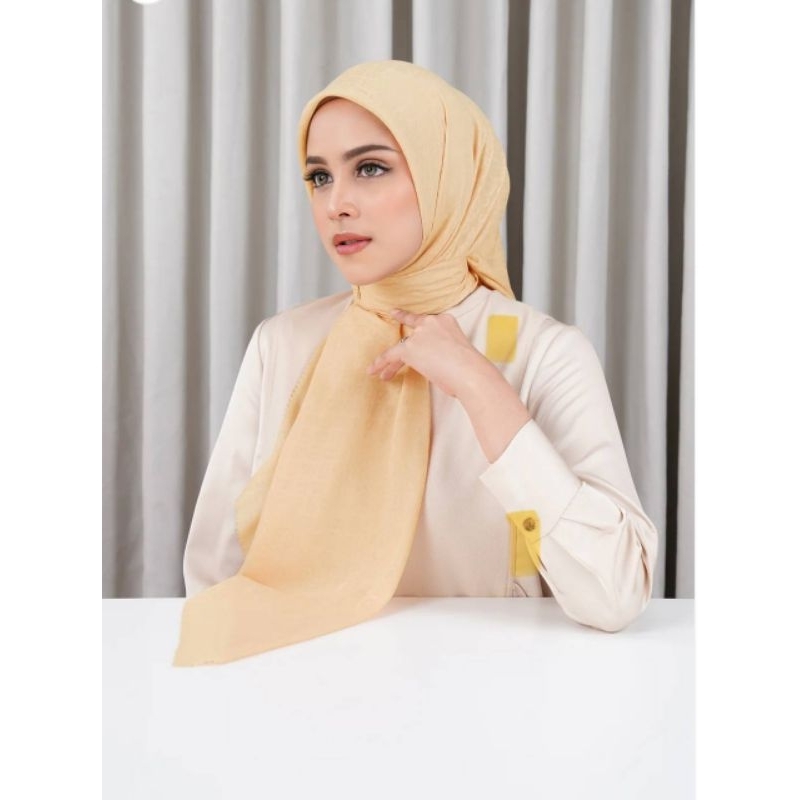 BUTTONSCARVES TAPIS EMBOSSED