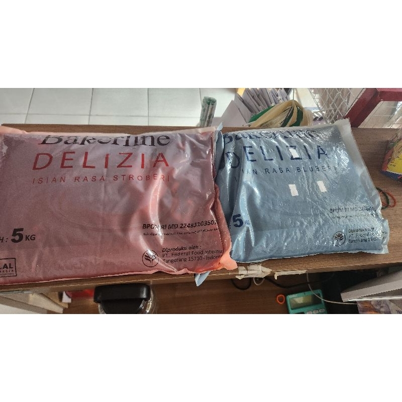 

BAKERLINE SELAI STROBERY/BLUEBERRY OLESAN BOLU GULUNG DAN SERBAGUNA 5KG