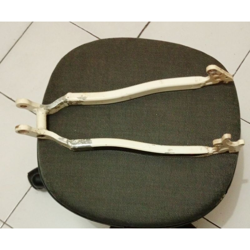 Swing arm wimcycle boxer