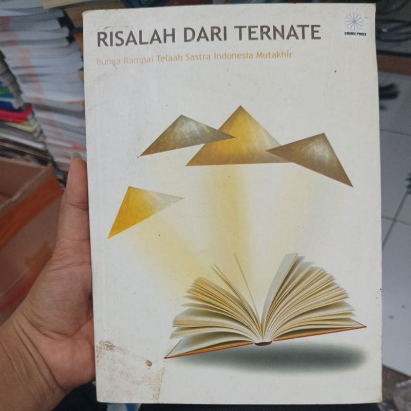 buku sastra risalah dari Ternate bunga rampai telaah sastra Indonesia bekas original