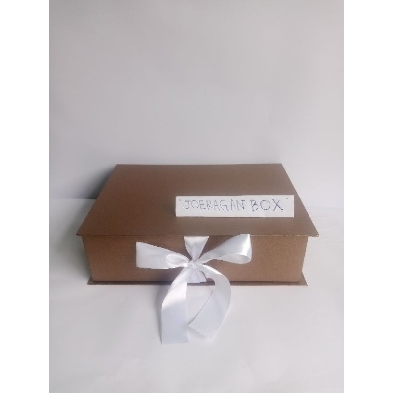 

Giftbox / Hardbox / Kotak Kado / Kotak Parcel / Box Hantaran / Box kue / box Bucket