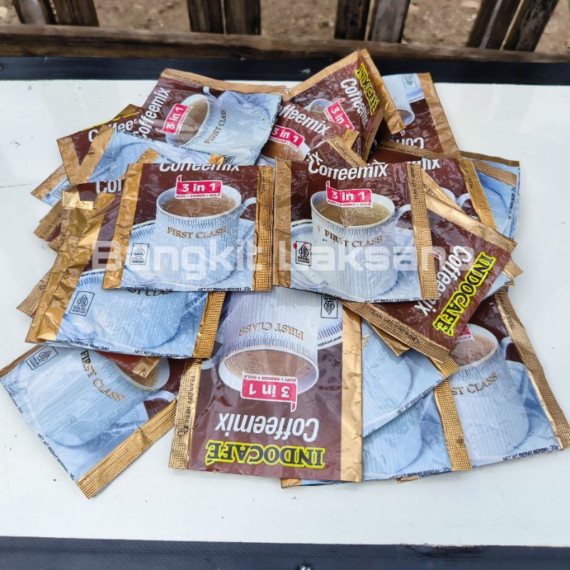 

BUNGKUS BEKAS KOPI INDOCAFE BAHAN KERAJINAN TANGAN PRAKARYA POTONG ATAS BAWAH