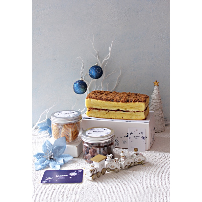 

Christmas Hamper - Bolu Abon & Cookies Vienna