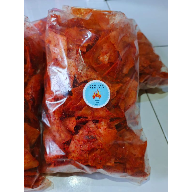 

Cemilan menyala keripik singkong pedas dan gurih Kripset 250gr